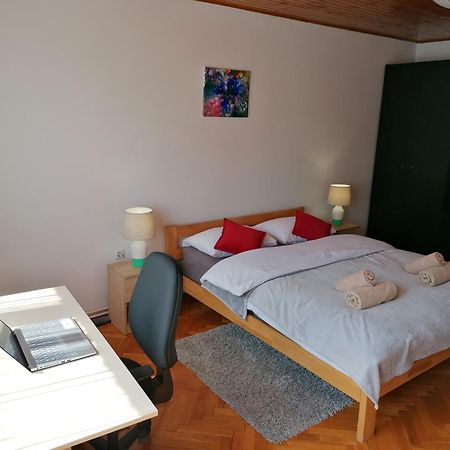 Cozy 1-Bdrm Apt In Dubec, Ideal For Work Or Study Sesvete Zewnętrze zdjęcie