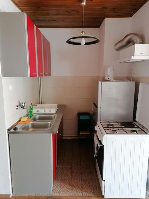 Cozy 1-Bdrm Apt In Dubec, Ideal For Work Or Study Sesvete Zewnętrze zdjęcie
