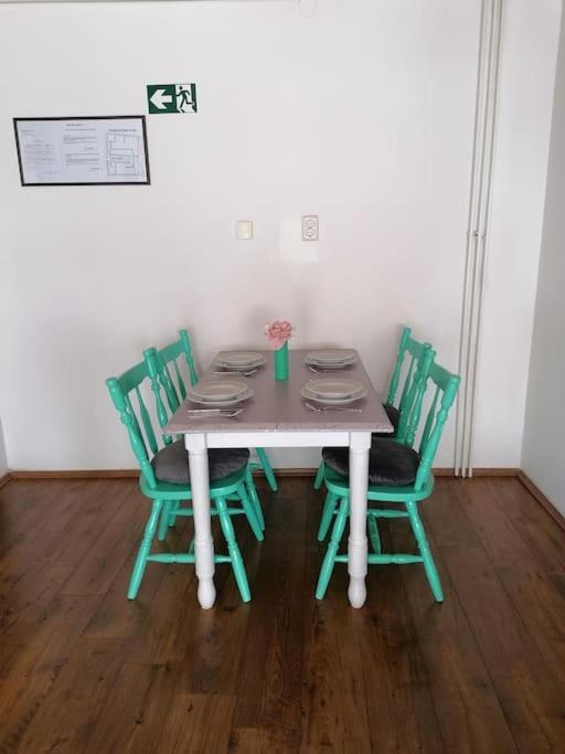 Cozy 1-Bdrm Apt In Dubec, Ideal For Work Or Study Sesvete Zewnętrze zdjęcie