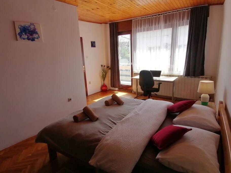 Cozy 1-Bdrm Apt In Dubec, Ideal For Work Or Study Sesvete Zewnętrze zdjęcie