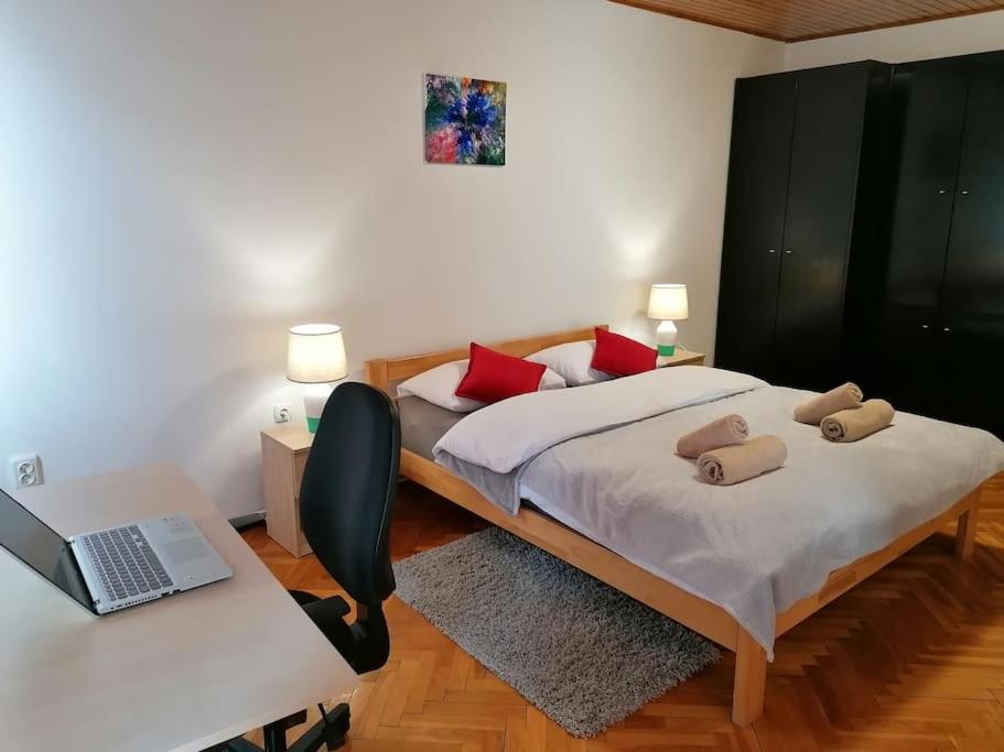 Cozy 1-Bdrm Apt In Dubec, Ideal For Work Or Study Sesvete Zewnętrze zdjęcie