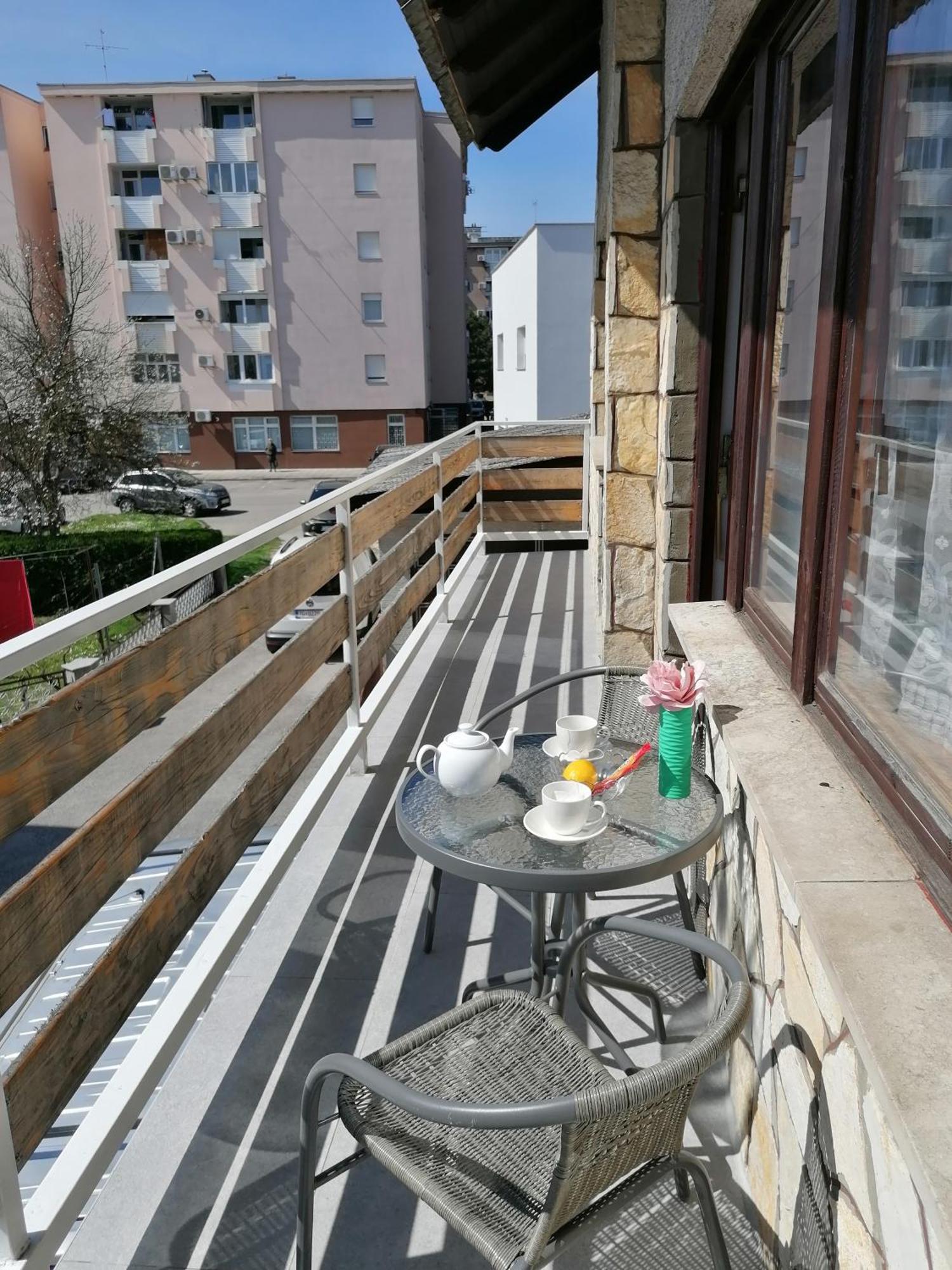 Cozy 1-Bdrm Apt In Dubec, Ideal For Work Or Study Sesvete Zewnętrze zdjęcie